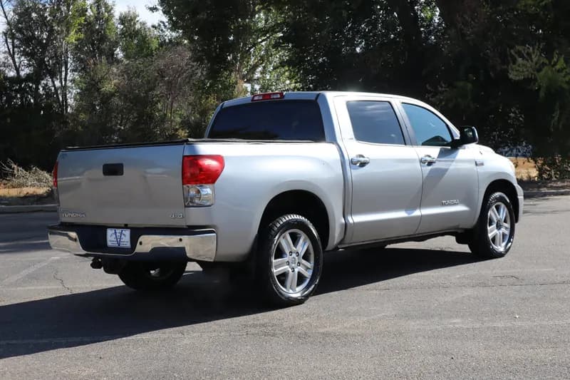 2008, Silver Toyota Tundra 